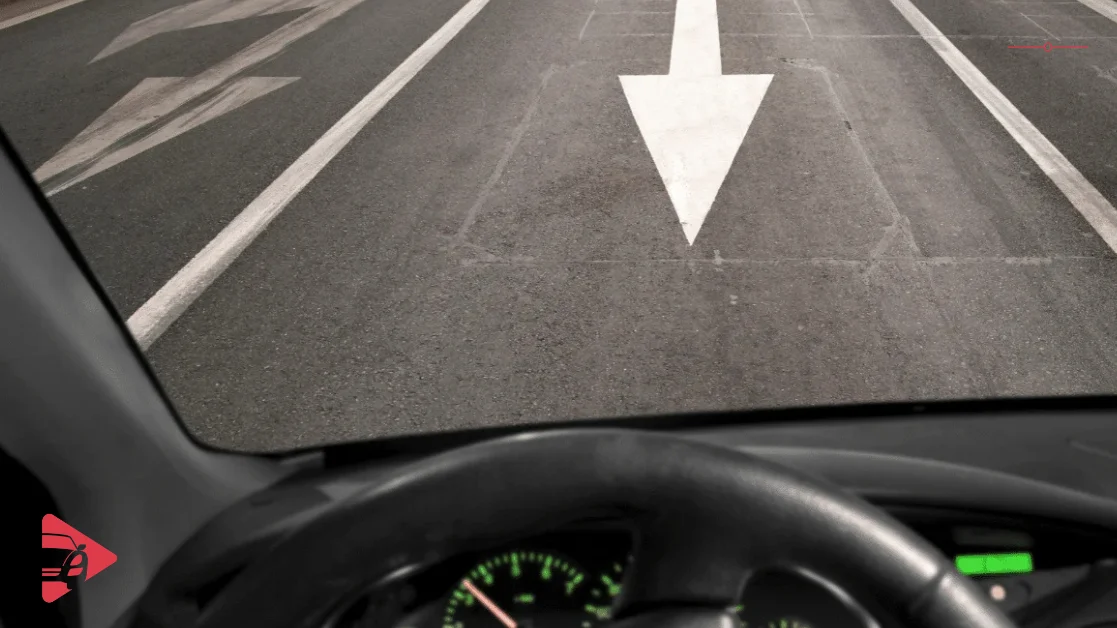 ما هي مخالفة القيادة عكس الاتجاه وقيمتها في السعودية؟