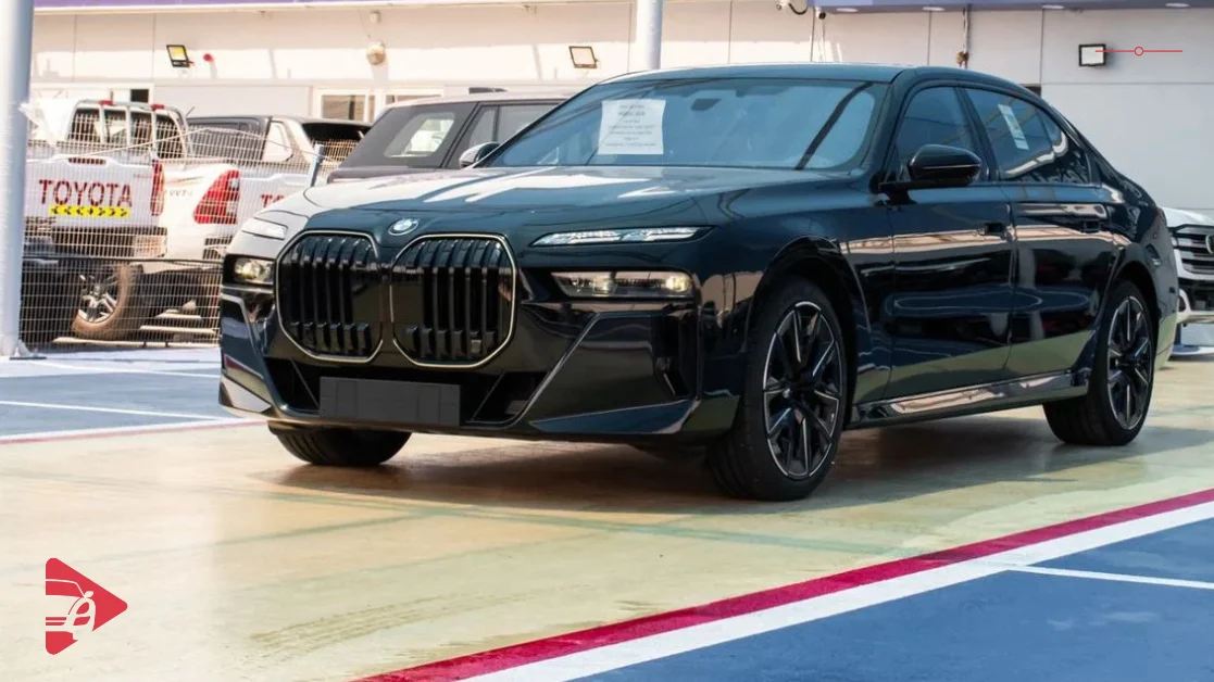 الجديد في بي ام دبليو 760i 2026