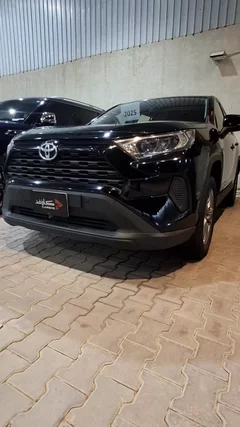 Toyota RAV4 LE 2025
