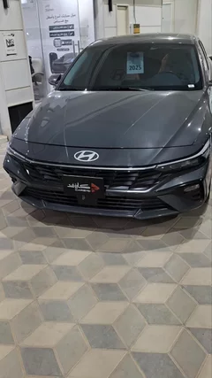 Hyundai Elantra smart 2025