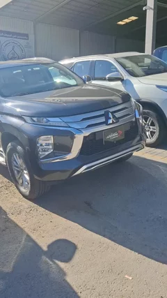 Mitsubishi Montero Sport Premium 2021