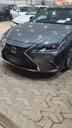 Lexus ES 250 2023