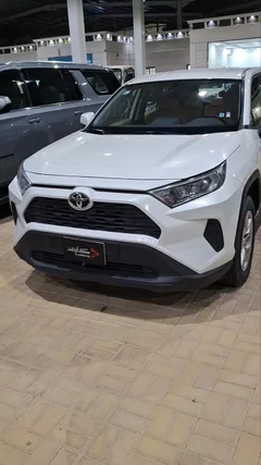 Toyota RAV4 LE 2022
