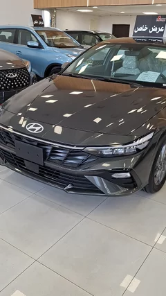 Hyundai Elantra smart 2025