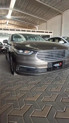 Ford Taurus امبيانتي 2022