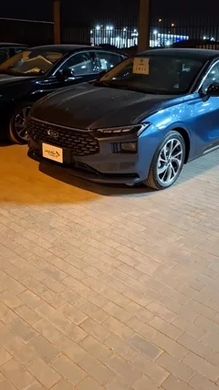 Ford Taurus تيتانيوم 2025
