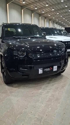 Land Rover Defender X-Dynamic P400 2025