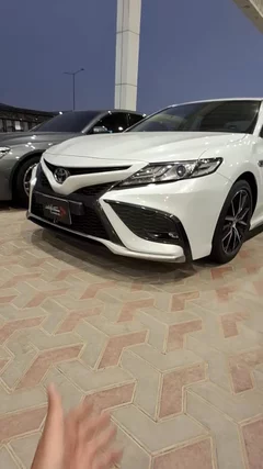 Toyota Camry SE 2023