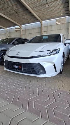 Toyota Camry le 2025