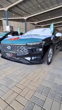Ford Taurus ترند 2023