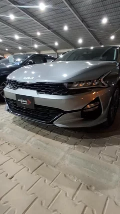 Kia K5 LX panorama 2023