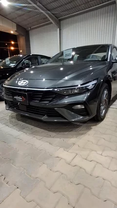Hyundai Elantra smart 2025