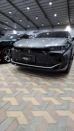 Toyota Crown premium 2025