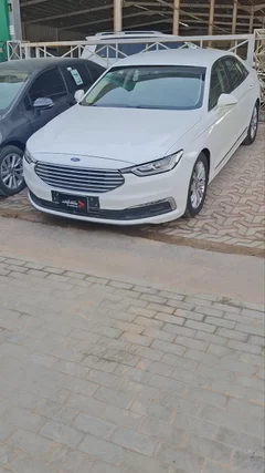 Ford Taurus امبيانتي 2021