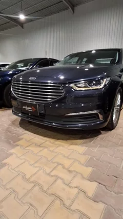 Ford Taurus امبيانتي 2022