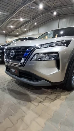Nissan X-Trail s 5 seats 2025