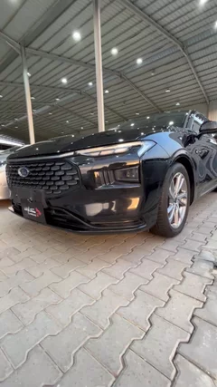 Ford Taurus ترند 2023