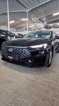 Ford Taurus ترند 2023