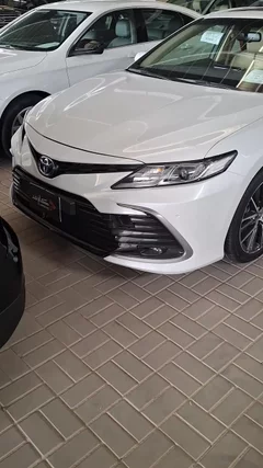Toyota Camry GLE hybrid 2024
