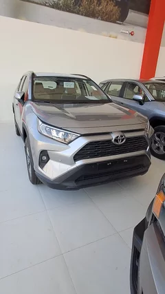 Toyota RAV4 XLE 2025