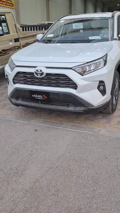Toyota RAV4 XLE 2024