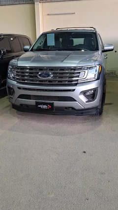 Ford Expedition XLT 2021