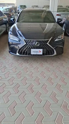 Lexus ES 250 2023