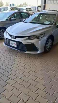 Toyota Camry le std 2024