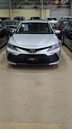 Toyota Camry le 2023