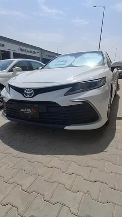 Toyota Camry le 2023