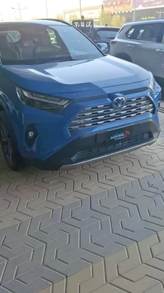 Toyota RAV4 XLE Hybrid 2023