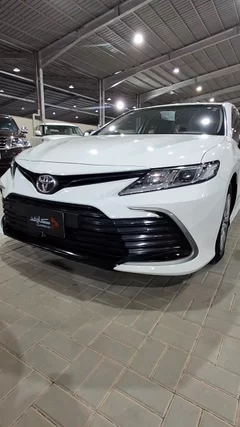 Toyota Camry le 2023