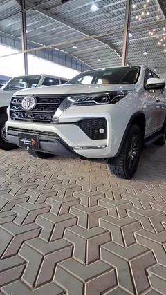 شاهد الفيديو