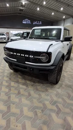 Ford Bronco Outer Banks 2024